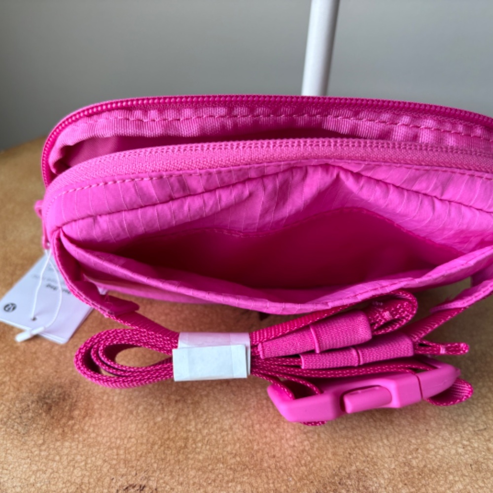 Lululemon Mini Belt Bag - Picture 8 of 8